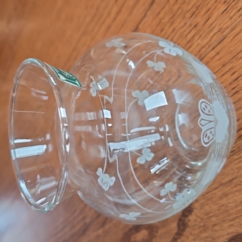 Eamon Ireland Glass Claddagh and Shamrock Etched Vase